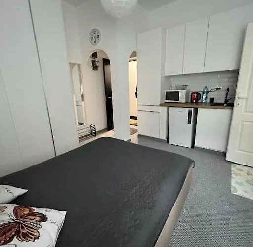 Center White In Bukarest